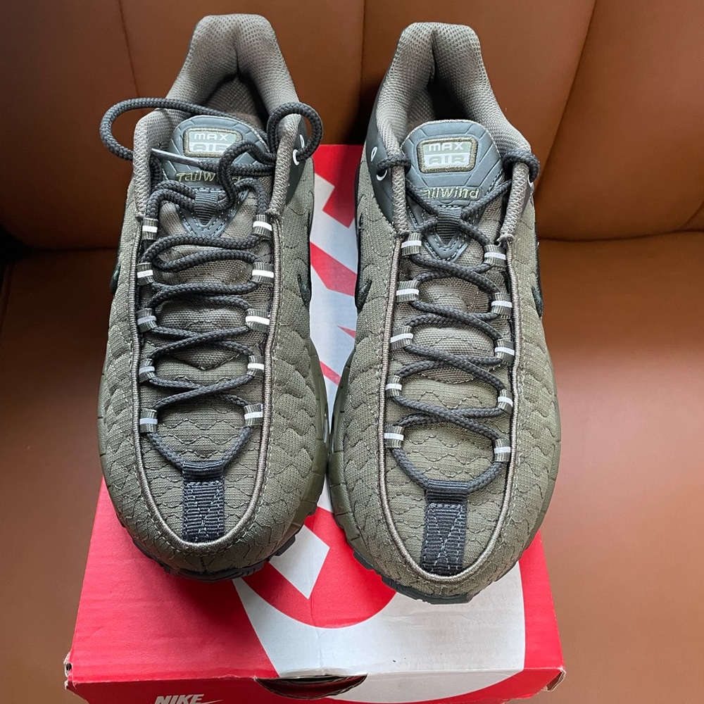 Air max tailwind V SP olive green